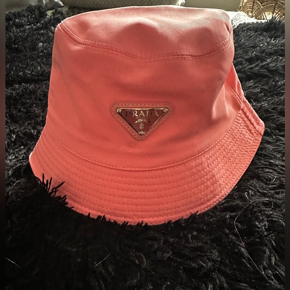 Bucket hat